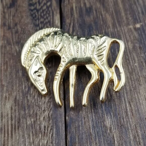 Wild safari zebra costume brooch BR128 - Picture 1 of 3